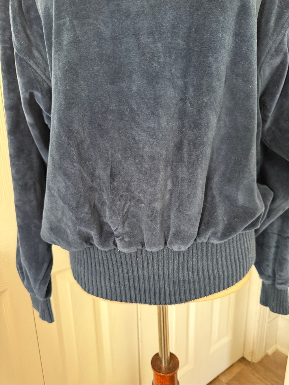 Vintage LizSport Velour Sweatshirt Pullover Navy Crew Minimalist 80s Sz L - Picture 4 of 7